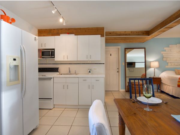 Beachside Four Bedroom Family Home in Fort Myers Sleeps 10