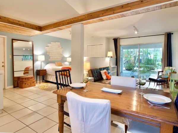 Beachside Four Bedroom Family Home in Fort Myers Sleeps 10