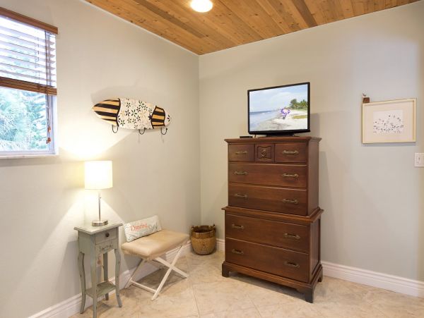 Beachside Four Bedroom Family Home in Fort Myers Sleeps 10
