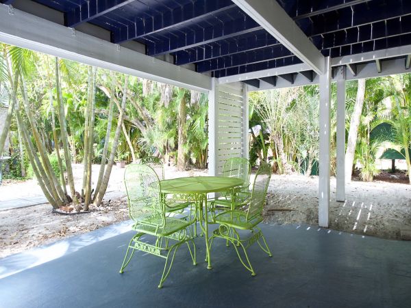 Beachside Four Bedroom Family Home in Fort Myers Sleeps 10