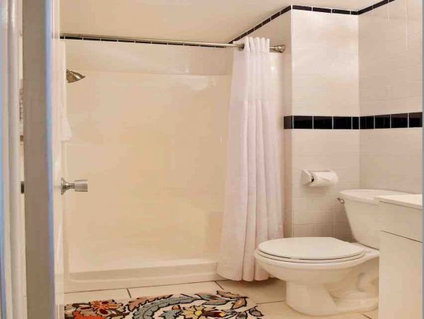Beachside Four Bedroom Family Home in Fort Myers Sleeps 10