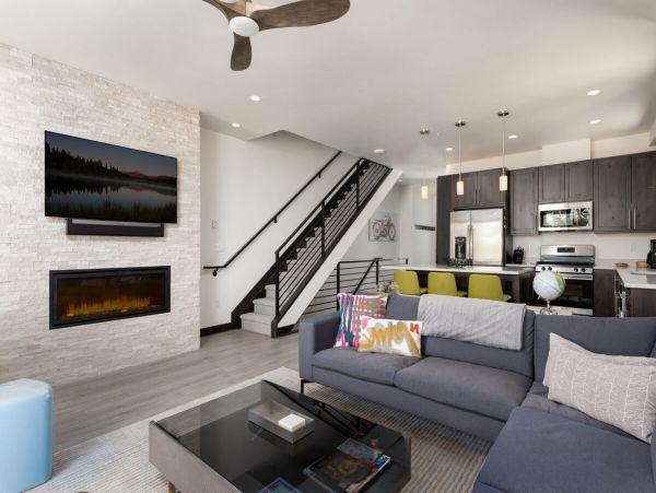 New & Modern 4 Bedroom Townhome in Winter Park
