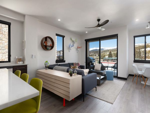 New & Modern 4 Bedroom Townhome in Winter Park