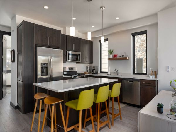 New & Modern 4 Bedroom Townhome in Winter Park