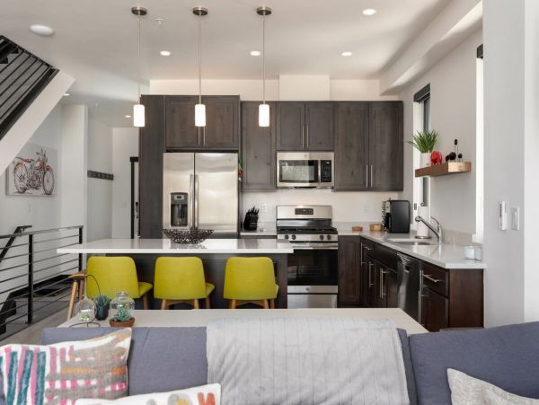 New & Modern 4 Bedroom Townhome in Winter Park