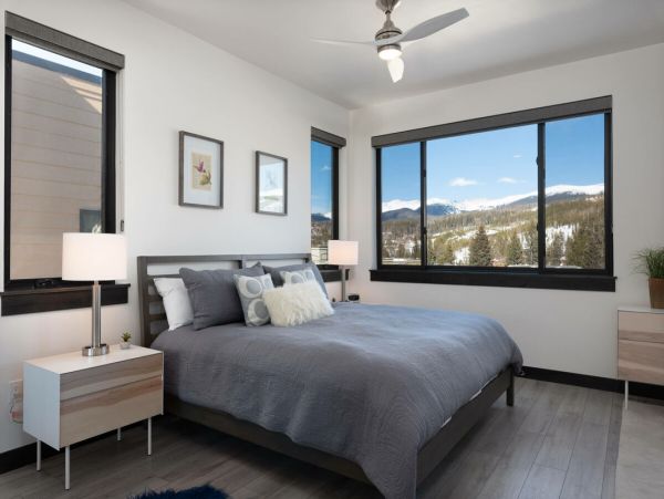 New & Modern 4 Bedroom Townhome in Winter Park
