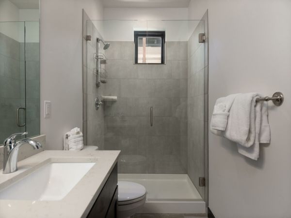 New & Modern 4 Bedroom Townhome in Winter Park