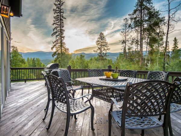 Three-Floor 6 BedroomHome in Winter Park Sleeps 19