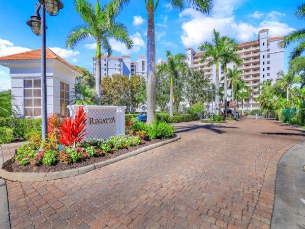 Spectacular Interior Three Bedroom Walk to Beach NEW Arrival.