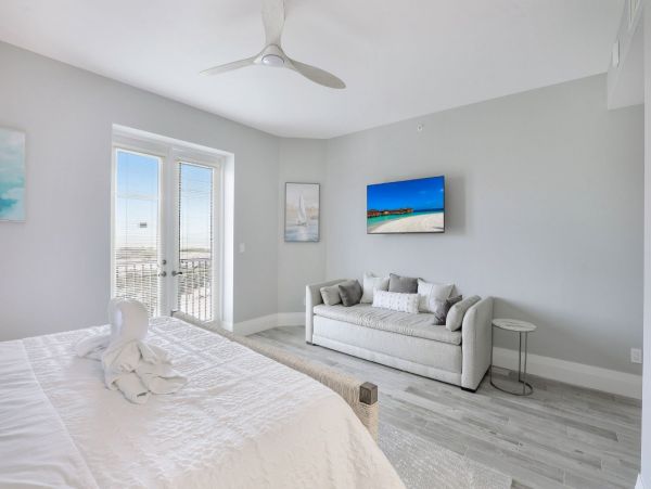 Beautiful Naples Vacation Rental with 3 Bedrooms