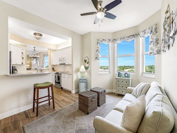Luxury Naples Vacation Rental with Gulf Views and Amenities