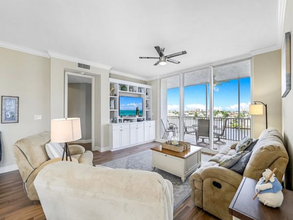 Luxury Naples Vacation Rental with Gulf Views and Amenities