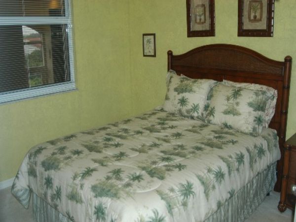 Naples Condo 970702