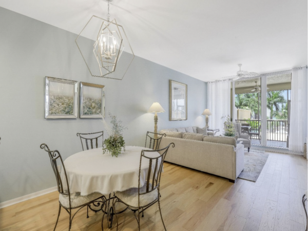 Three Bedroom Condo Walking Distance to the Beach in Naples