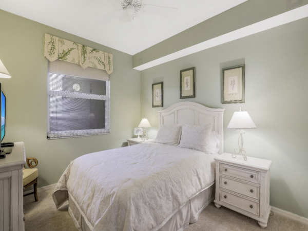 Three Bedroom Condo Walking Distance to the Beach in Naples