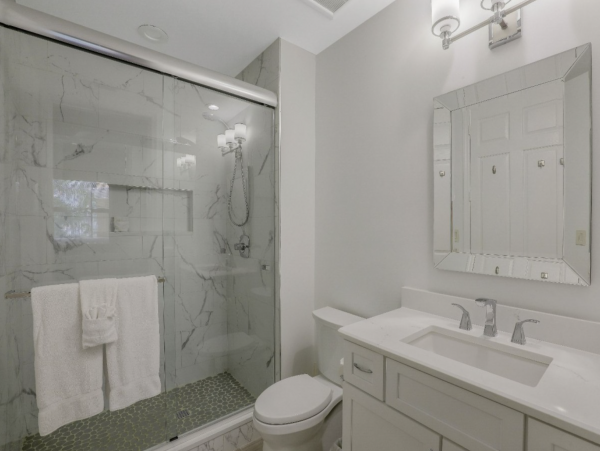 Three Bedroom Condo Walking Distance to the Beach in Naples