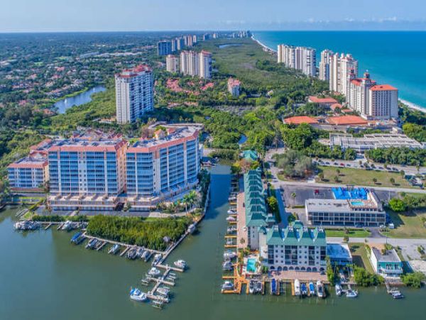 Three Bedroom Condo Walking Distance to the Beach in Naples