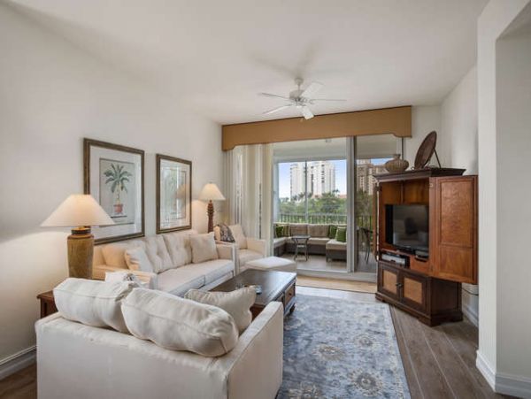 Naples Condo 970711