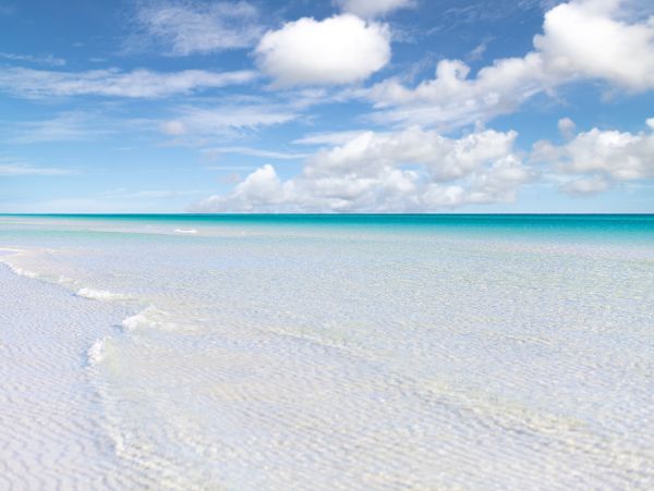 Lovely 3 Bedroom Condo in Naples Walk to Beach