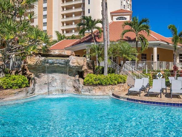 Naples Walk to Beach Rental Sleeps 6 Guests