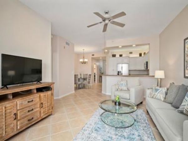 Naples Walk to Beach Rental Sleeps 6 Guests