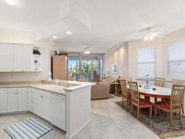 Naples Condo 970721