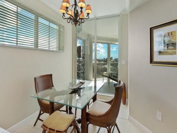 Naples Condo 970750