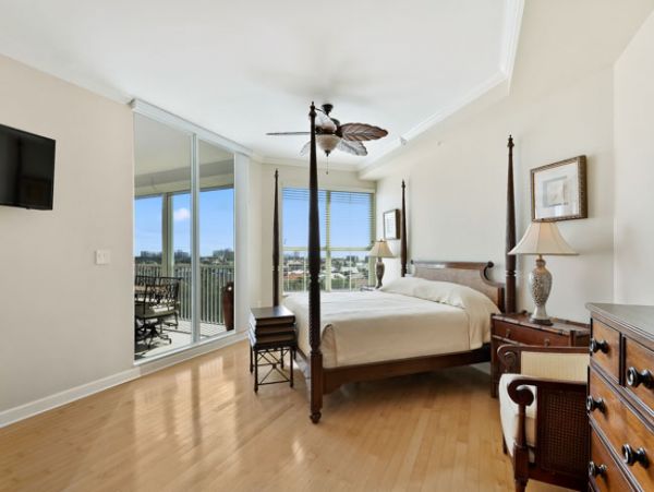 Naples Condo 970750