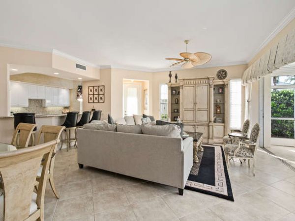 Naples Home 970753