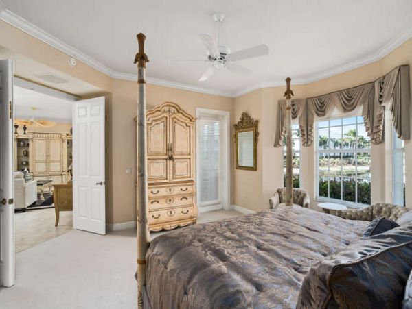 Naples Home 970753