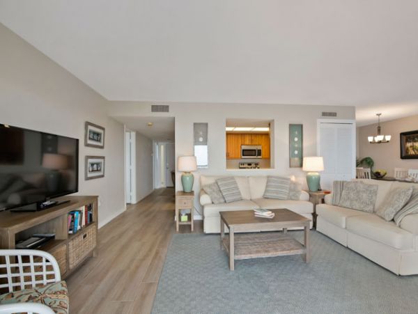 Beachfront 2 Bedroom Condo Full Ocean Views in Naples