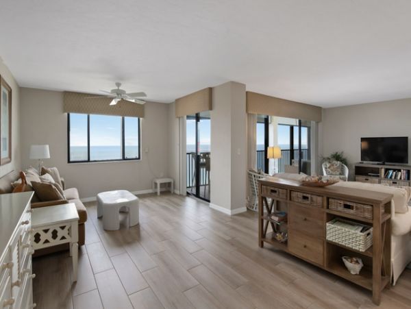Beachfront 2 Bedroom Condo Full Ocean Views in Naples
