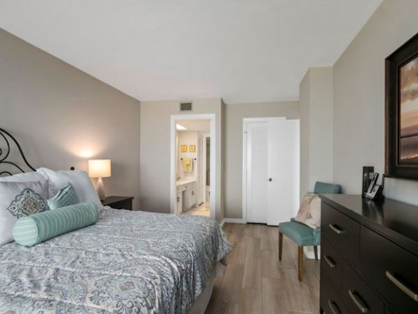 Beachfront 2 Bedroom Condo Full Ocean Views in Naples
