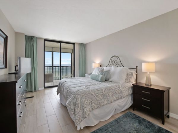 Beachfront 2 Bedroom Condo Full Ocean Views in Naples