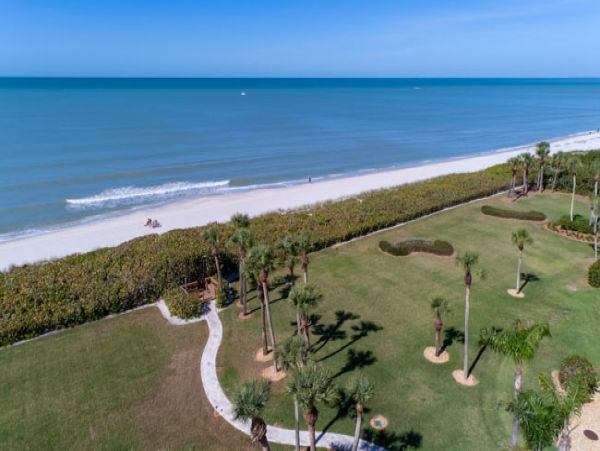Beachfront 2 Bedroom Condo Full Ocean Views in Naples