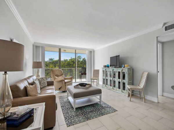 Naples Condo 970789