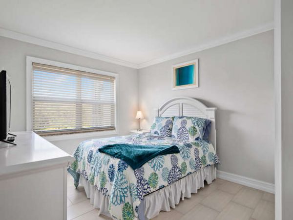 Naples Condo 970789
