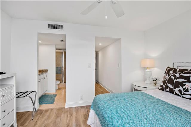 Lovely Condo with 2 Bedrooms Steps to the Beach