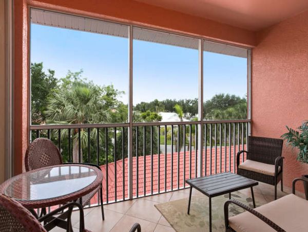 Naples Condo 970800