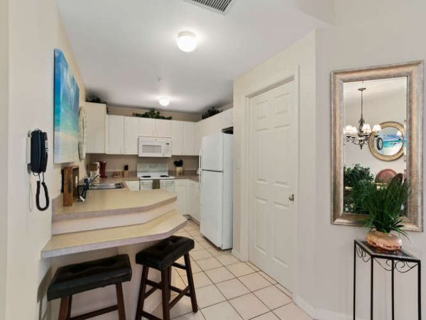Naples Condo 970800