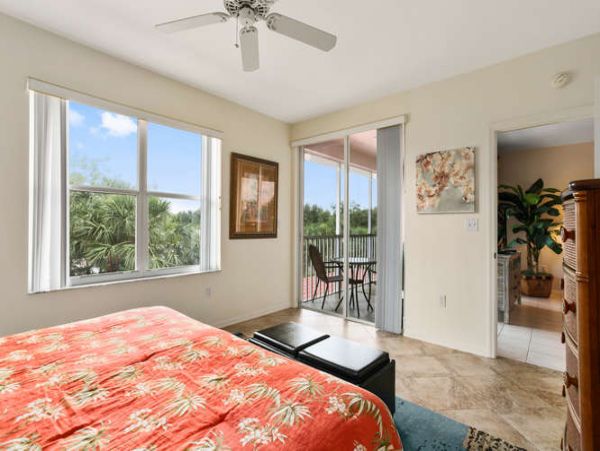 Naples Condo 970800