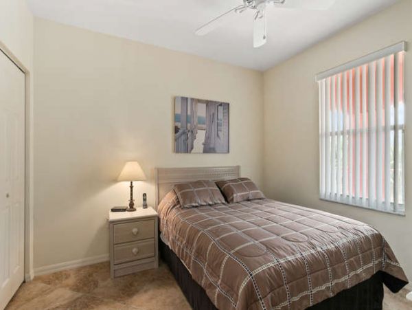 Naples Condo 970800