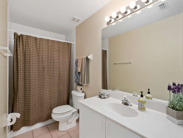 Naples Condo 970800