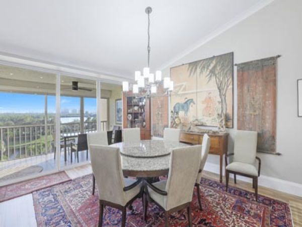 Naples Condo 970808
