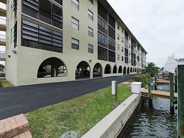 Naples Condo 970811