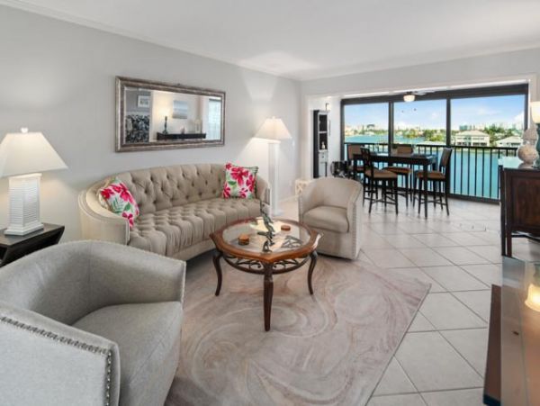 Naples Condo 970816