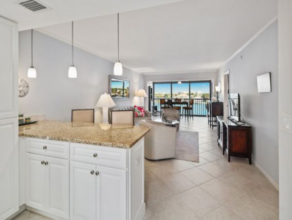 Naples Condo 970816