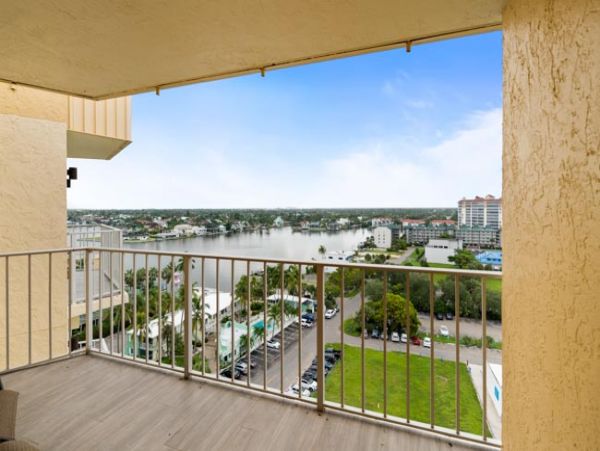 Naples Condo 970820