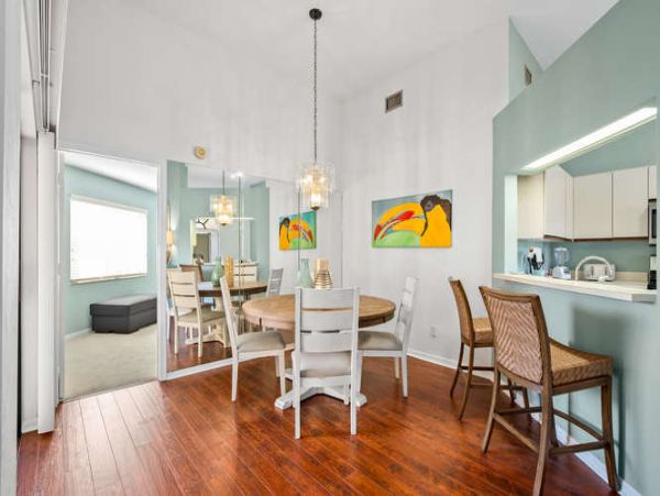 Naples Condo 970822