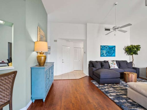 Naples Condo 970822